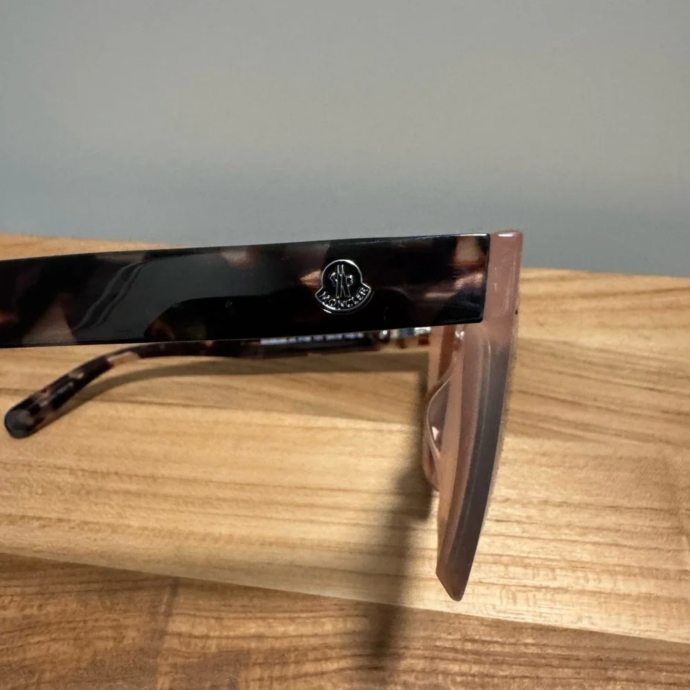 Moncler Pink Sunglasses Modern Rectangular Design - Picture 5 of 5
